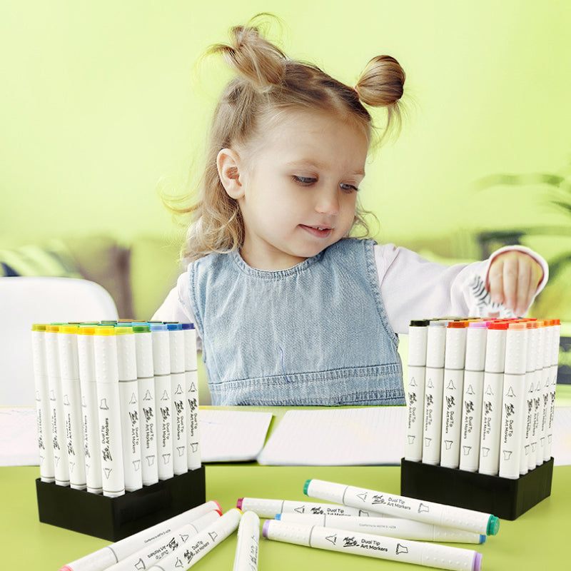 120-color alcohol graffiti marker set with a triangular handle